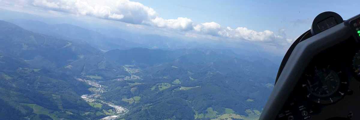 Flugwegposition um 09:27:28: Aufgenommen in der Nähe von Gemeinde St. Veit an der Gölsen, Österreich in 1603 Meter